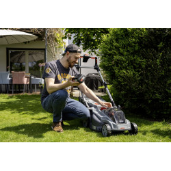 Tondeuse sans fil 3en1 - 36V - acier inoxydable - kit mulching inclus - largeur de coupe 43cm - compatible batteries Bosch - Ikra