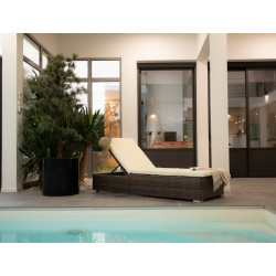 Bain de soleil design en résine tressée de marque Delorm, référence: J8894300