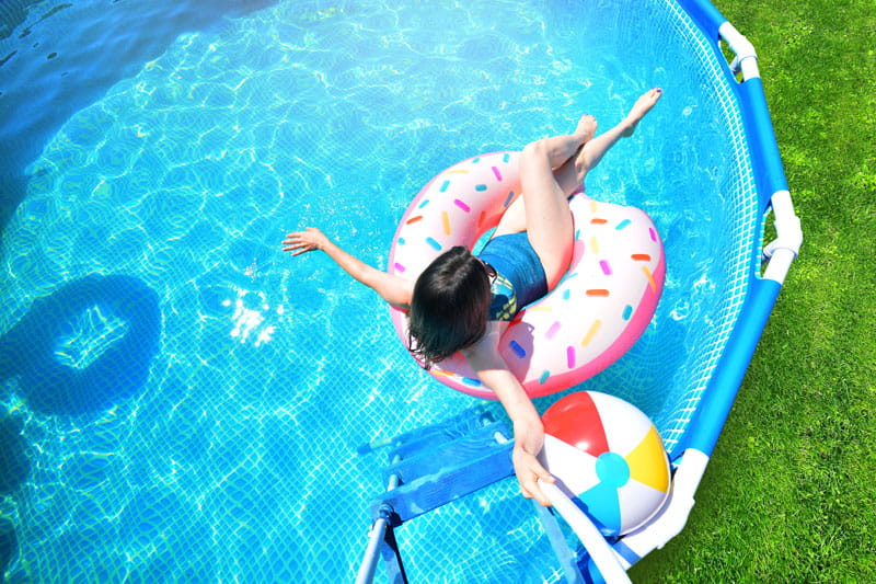 Activités et jeux à faire dans sa piscine pour les petits et les